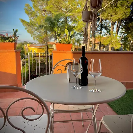 Pensionat Linden House Etna Aci SantʼAntonio